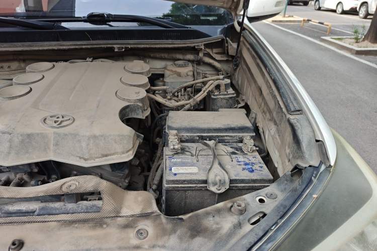 Used Toyota Prado 2014 4.0L Automatic TX-L Engine Bay Left