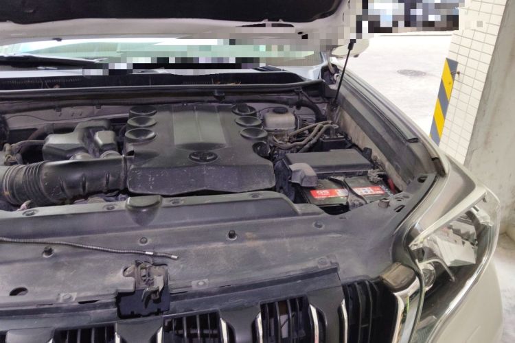 Used Toyota Prado 2014 4.0L Automatic TX-L Engine Bay Left