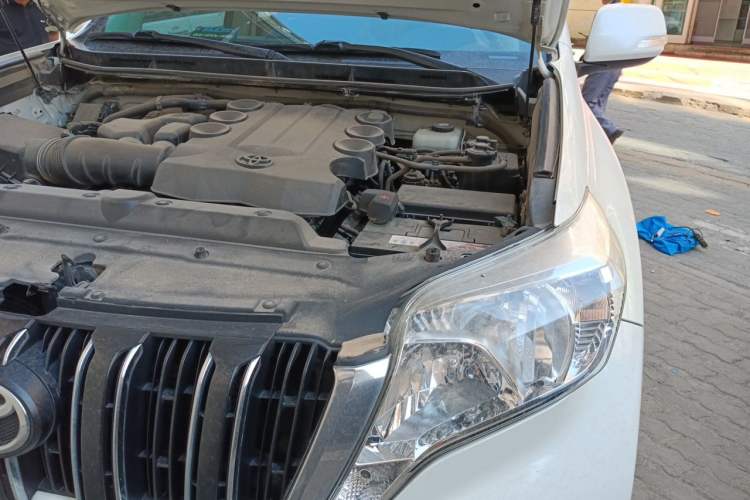 Used Toyota Prado  Engine Bay Left