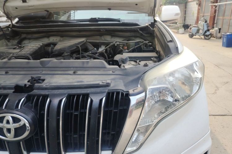Used Toyota Prado 2014 2.7L Automatic Standard Edition Engine Bay Left
