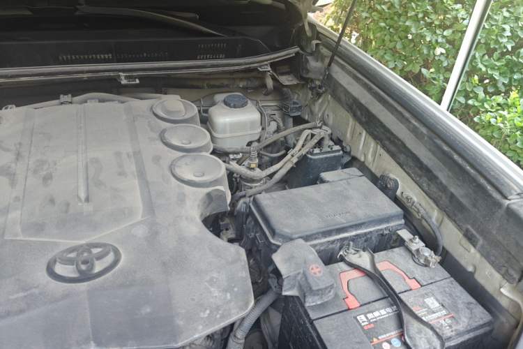 Used Toyota Prado 2014 4.0L Automatic VX NAVI Engine Bay Left