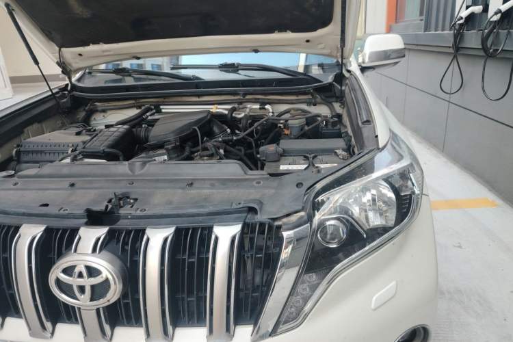 Used Toyota Prado  Engine Bay Left