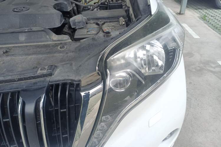 Used Toyota Prado 2014 4.0L Automatic TX-L Engine Bay Left
