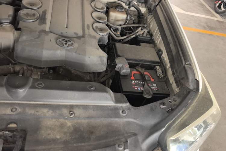 Used Toyota Prado 2014 4.0L Automatic TX-L Engine Bay Left