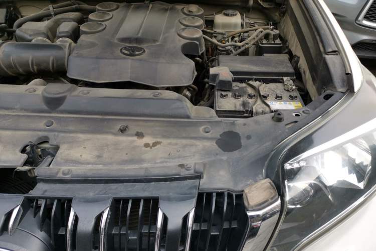 Used Toyota Prado 2014 4.0L Automatic TX-L NAVI Engine Bay Left