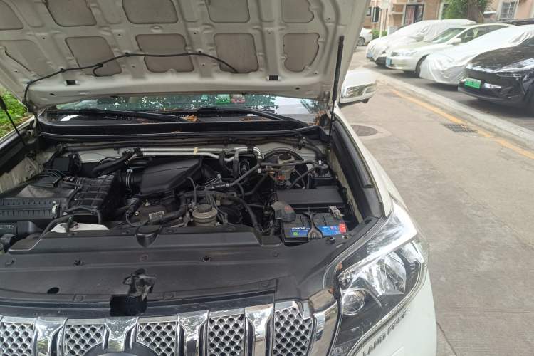 Used Toyota Prado 2014 2.7L Automatic Standard Edition Engine Bay Left