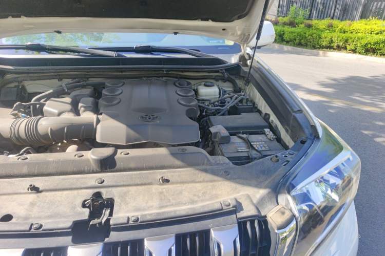 Used Toyota Prado 2014 4.0L Automatic VX NAVI Engine Bay Left