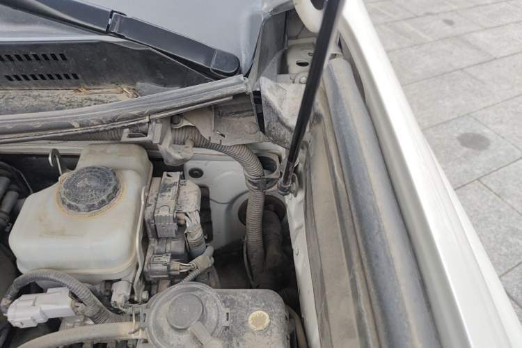 Used Toyota Prado 2014 4.0L Low-Power Version Middle East Edition Engine Bay Left