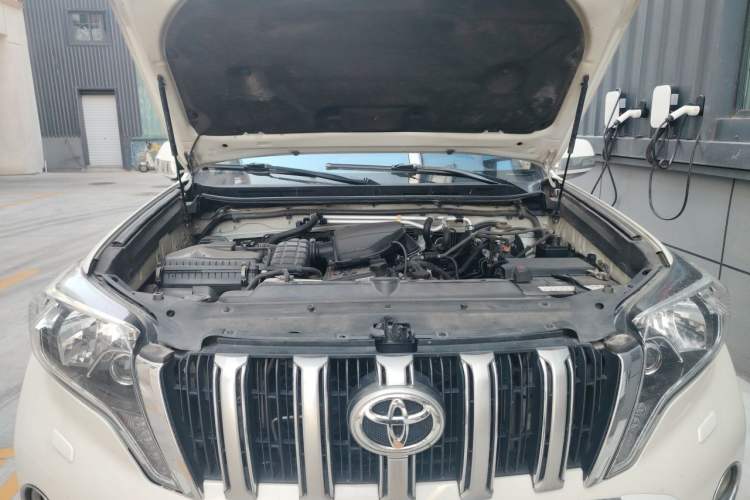 Used Toyota Prado  Engine Bay