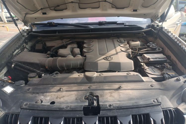Used Toyota Prado 2014 4.0L 7-Seater Gasoline Middle East Version Engine Bay