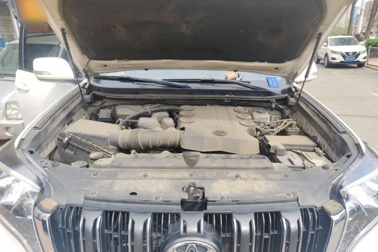 Used Toyota Prado 2014 4.0L Automatic TX-L NAVI Engine Bay