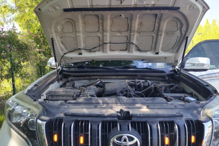 Used Toyota Prado 2014 2.7L Middle East Version Parallel Import Engine Bay