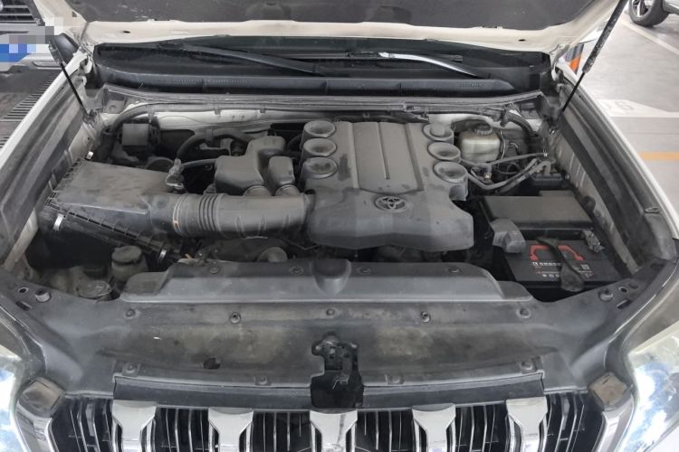 Used Toyota Prado 2014 4.0L Automatic TX-L Engine Bay