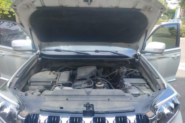 Used Toyota Prado 2014 2.7L Automatic Standard Edition Engine Bay