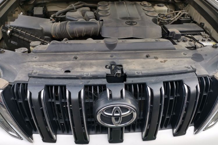 Used Toyota Prado 2014 4.0L Automatic TX-L NAVI Engine Bay