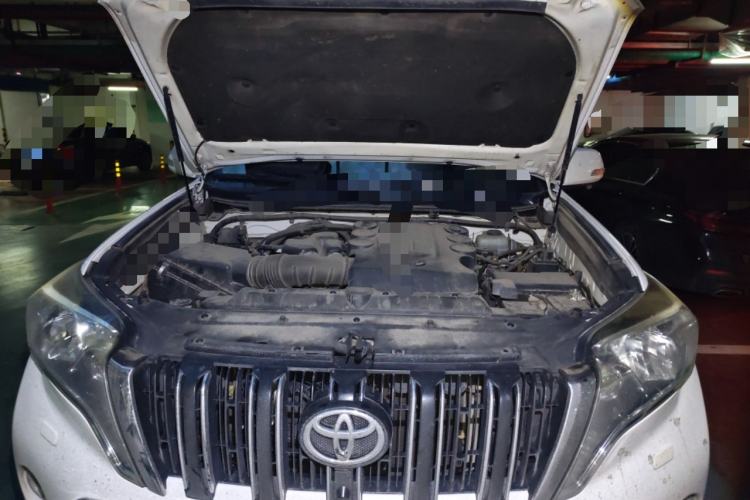 Used Toyota Prado 2014 4.0L Automatic TX-L NAVI Engine Bay