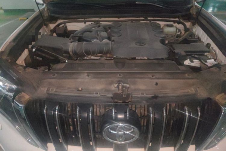 Used Toyota Prado 2014 4.0L Automatic TX-L NAVI Engine Bay