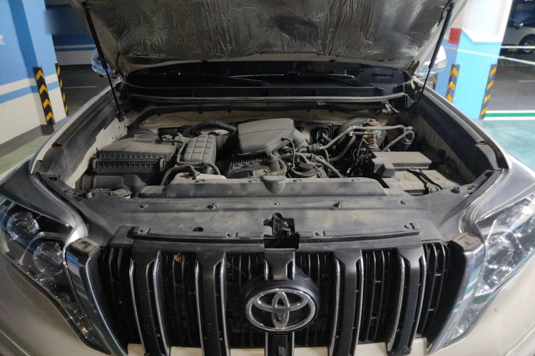 Used Toyota Prado 2014 2.7L Automatic Standard Edition Engine Bay