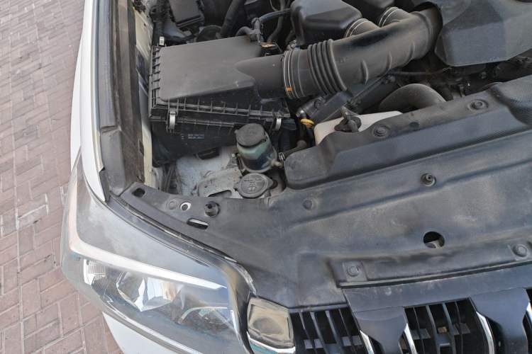 Used Toyota Prado 2014 4.0L Automatic TX-L Engine Bay Right