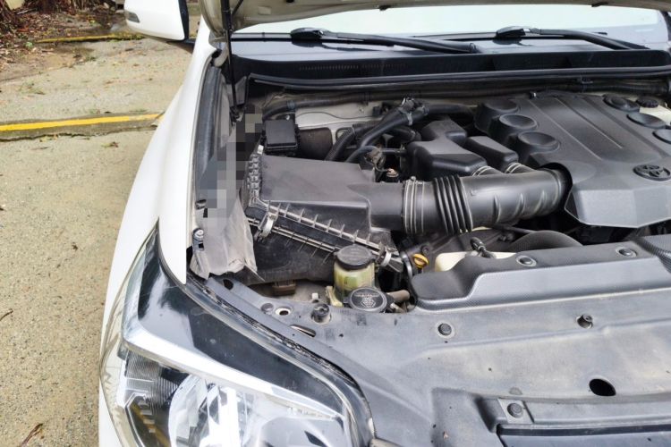Used Toyota Prado 2014 4.0L Automatic TX-L NAVI Engine Bay Right