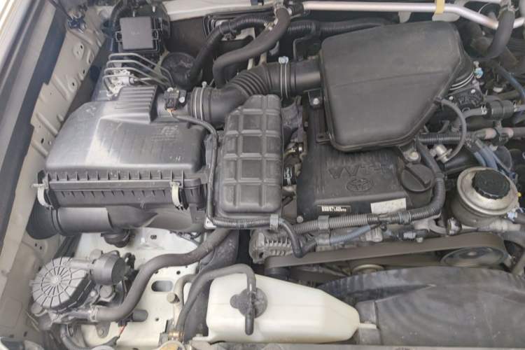 Used Toyota Prado 2014 2.7L Automatic Luxury Edition Engine Bay Right