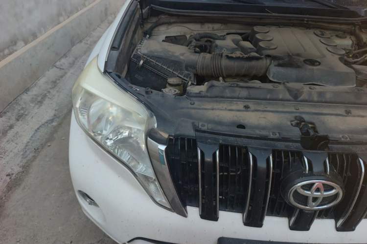 Used Toyota Prado 2014 4.0L Automatic TX Engine Bay Right