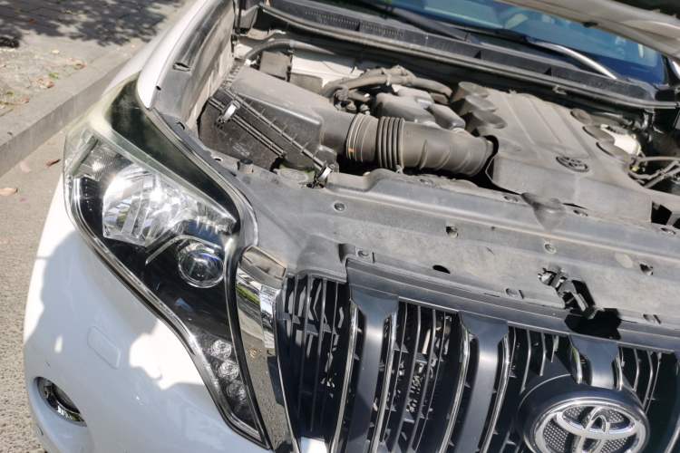 Used Toyota Prado 2014 4.0L Automatic TX-L NAVI Engine Bay Right