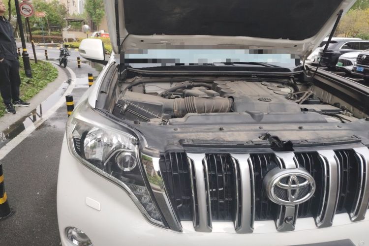 Used Toyota Prado 2014 4.0L Automatic VX NAVI Engine Bay Right