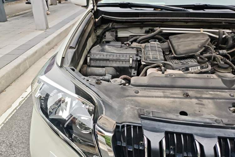 Used Toyota Prado 2014 2.7L Middle East Version Parallel Import Engine Bay Right