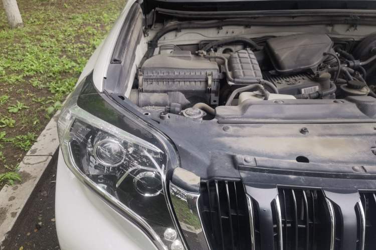 Used Toyota Prado 2014 2.7L Automatic Standard Edition Engine Bay Right