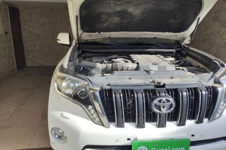 Used Toyota Prado 2014 4.0L Automatic TX-L NAVI Engine Bay Right