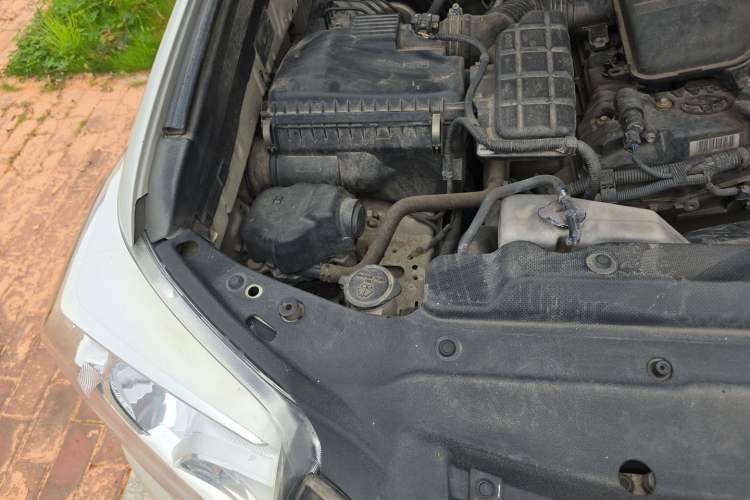 Used Toyota Prado 2014 2.7L Automatic Standard Edition Engine Bay Right