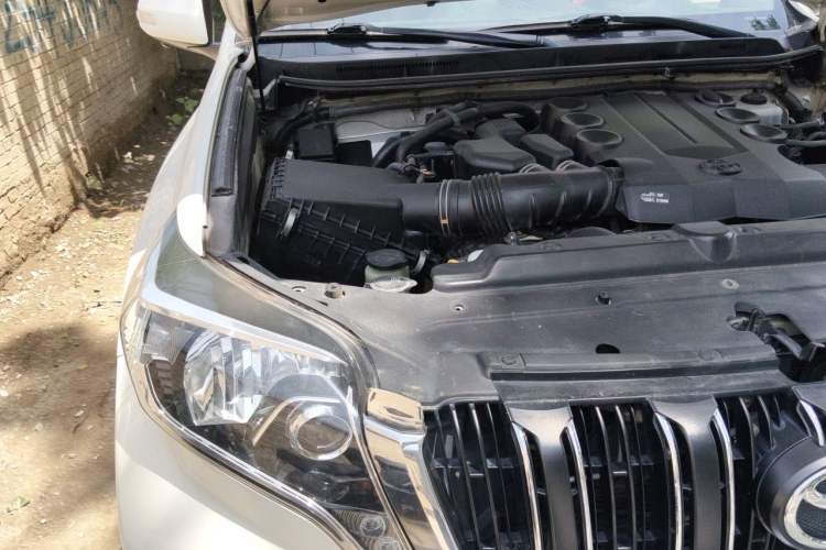 Used Toyota Prado 2014 4.0L Middle East Version Engine Bay Right
