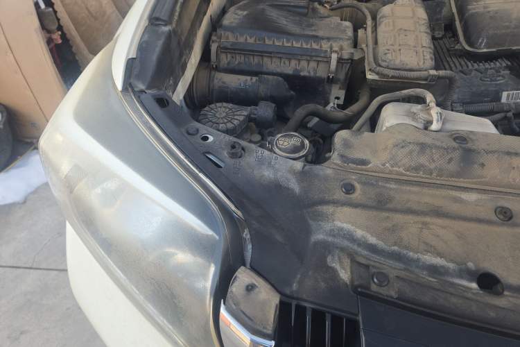 Used Toyota Prado 2014 2.7L Automatic Standard Edition Engine Bay Right