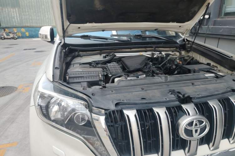 Used Toyota Prado  Engine Bay Right