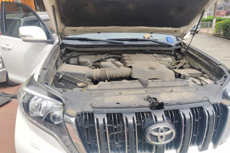 Used Toyota Prado 2014 4.0L Automatic TX-L NAVI Engine Bay Right