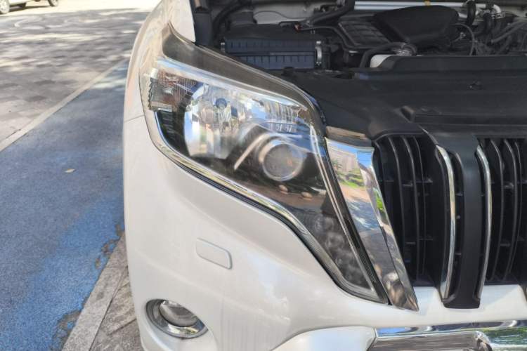 Used Toyota Prado  Engine Bay Right