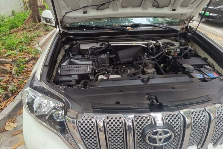 Used Toyota Prado 2014 2.7L Automatic Standard Edition Engine Bay Right