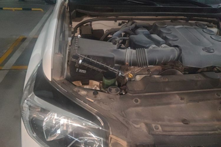 Used Toyota Prado 2014 4.0L Automatic TX-L NAVI Engine Bay Right