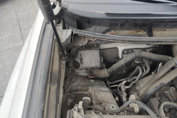 Used Toyota Prado 2014 4.0L Low-Power Version Middle East Edition Engine Bay Right
