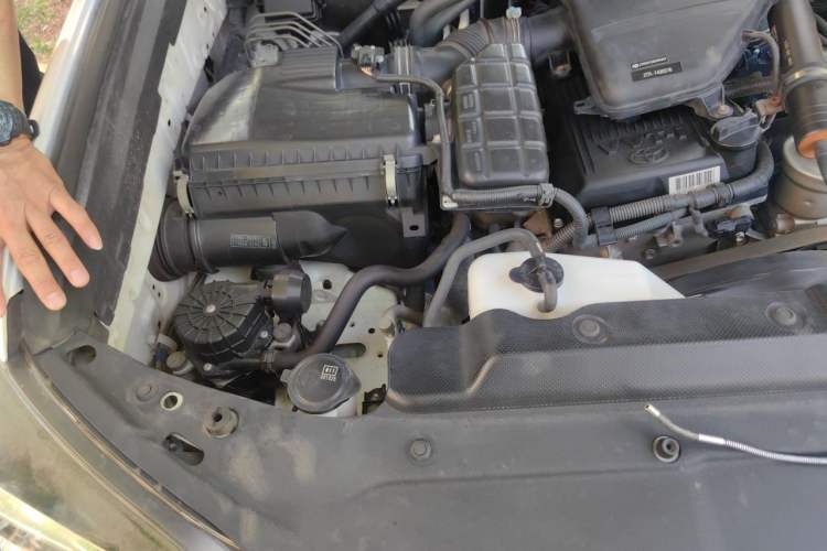 Used Toyota Prado 2014 2700 TX 7-Seater Middle East Version Engine Bay Right