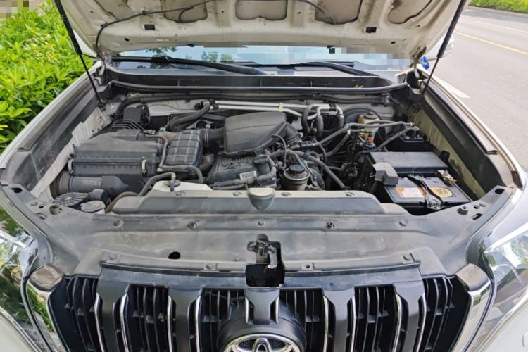 Used Toyota Prado 2014 2.7L Automatic Luxury Edition Engine Bay
