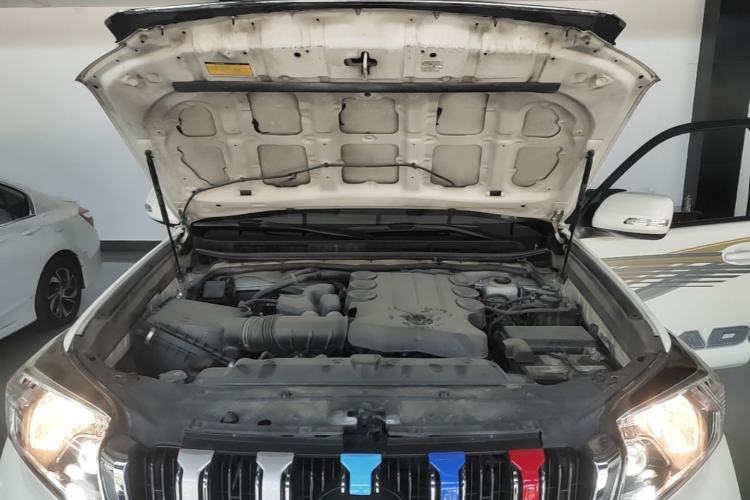 Used Toyota Prado 2014 4.0L Middle East Version Engine Bay