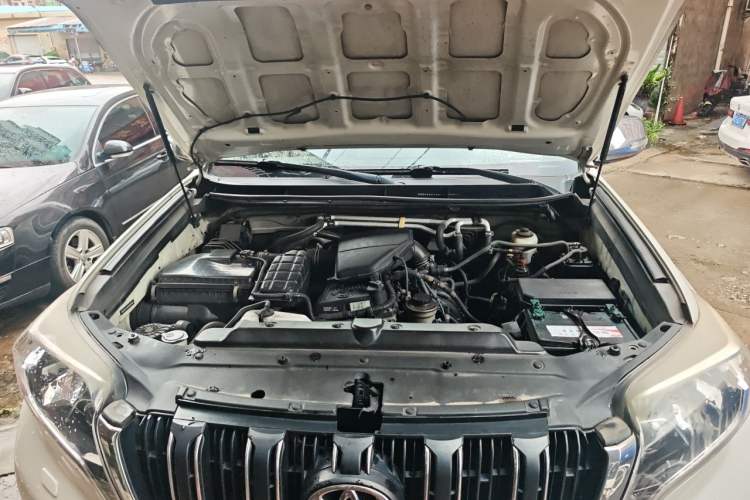 Used Toyota Prado  Engine Bay