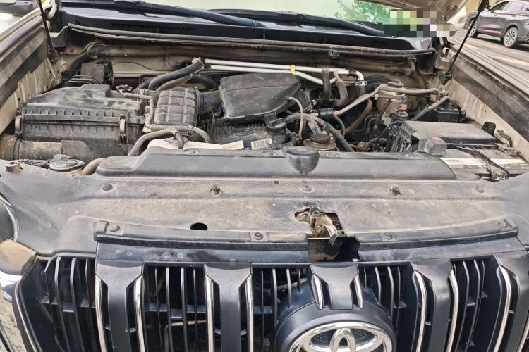 Used Toyota Prado  Engine Bay