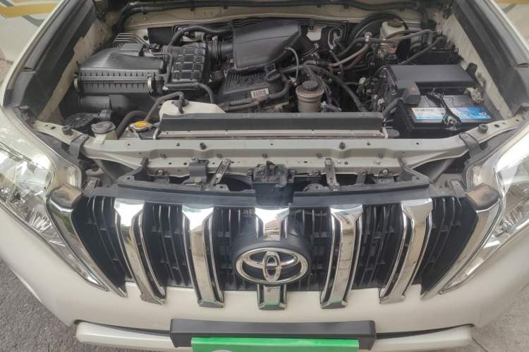 Used Toyota Prado 2014 2.7L Automatic Standard Edition Engine Bay