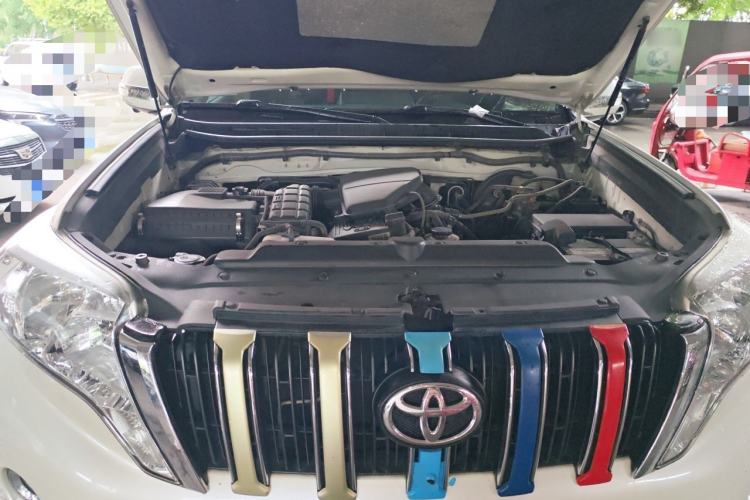 Used Toyota Prado 2014 2.7L Manual Transmission Engine Bay
