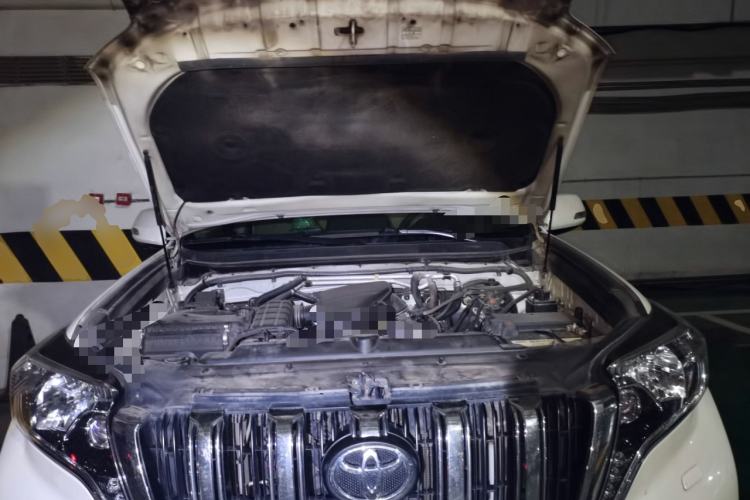 Used Toyota Prado  Engine Bay