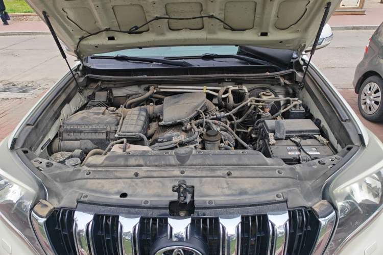 Used Toyota Prado  Engine Bay