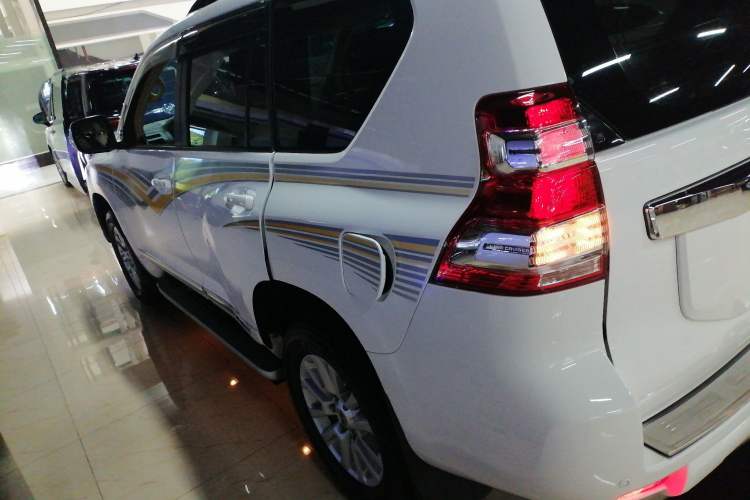 Used Toyota Prado 2014 4.0L Automatic VX NAVI Exterior 3